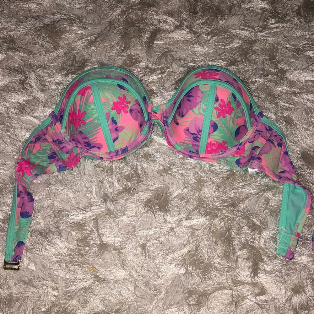 Swimsuit - Picture 4 of 7